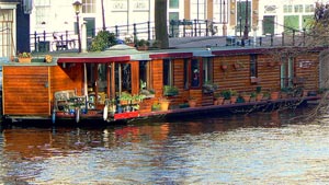 Houseboat large