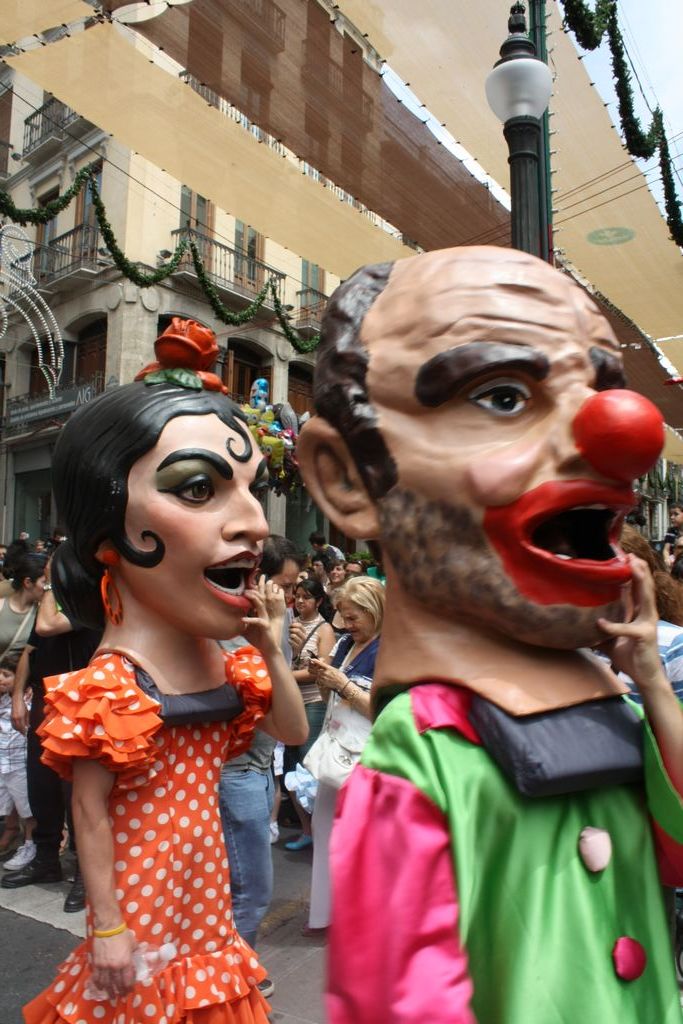 Giant heads in la Tarasca